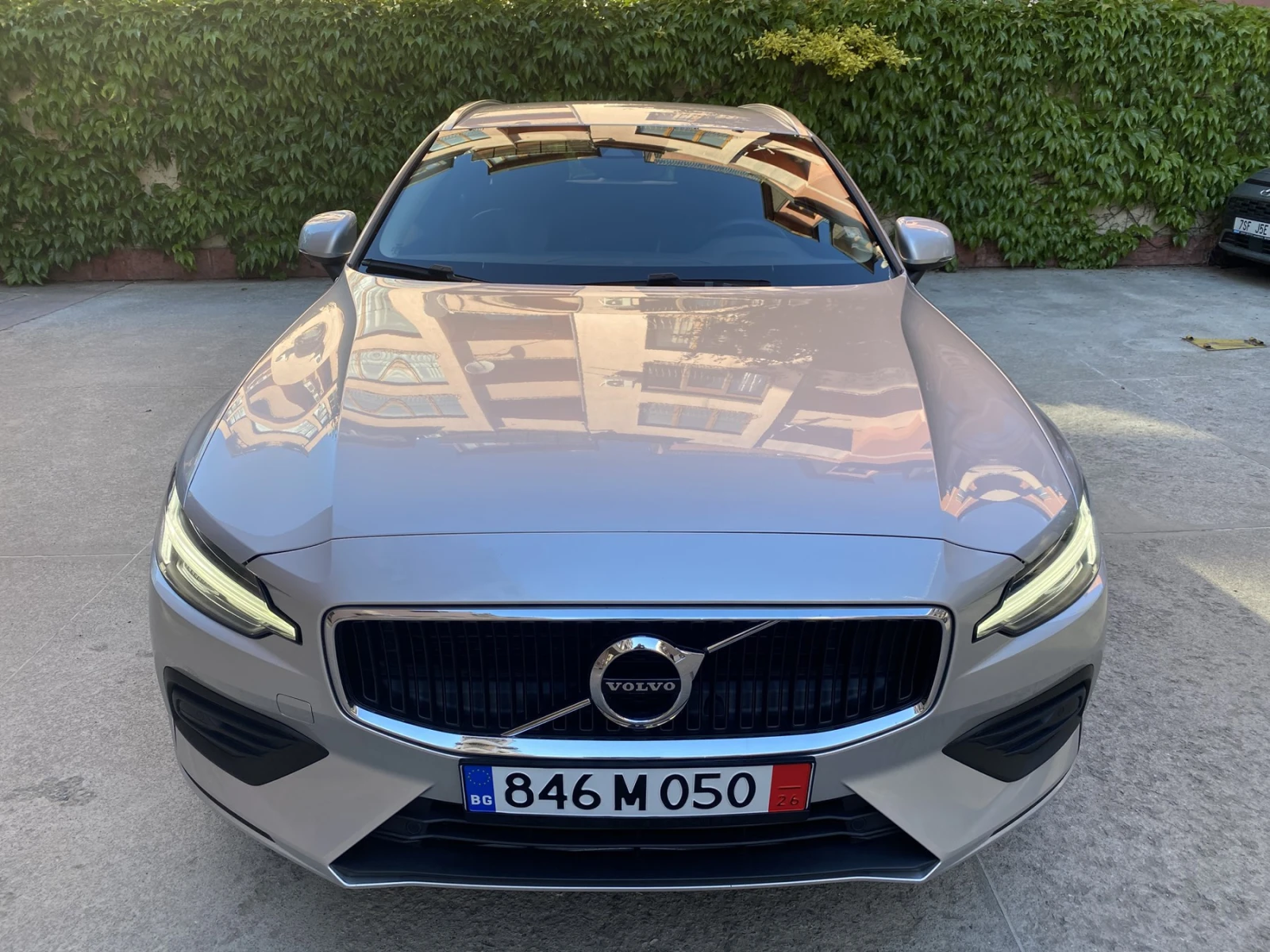 Volvo V60 T4/ Geartronic/ Momentum Pro, снимка 2 - Автомобили и джипове - 54017781