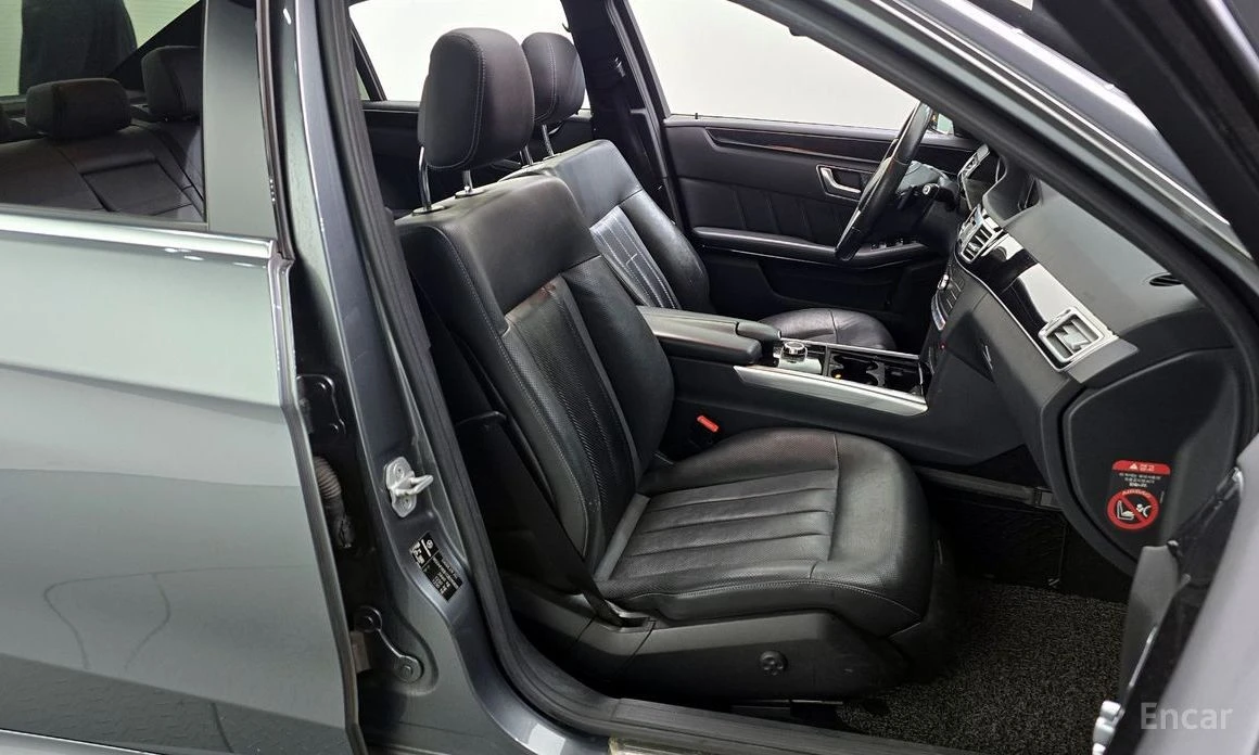 Mercedes-Benz E 350, снимка 12 - Автомобили и джипове - 54460230