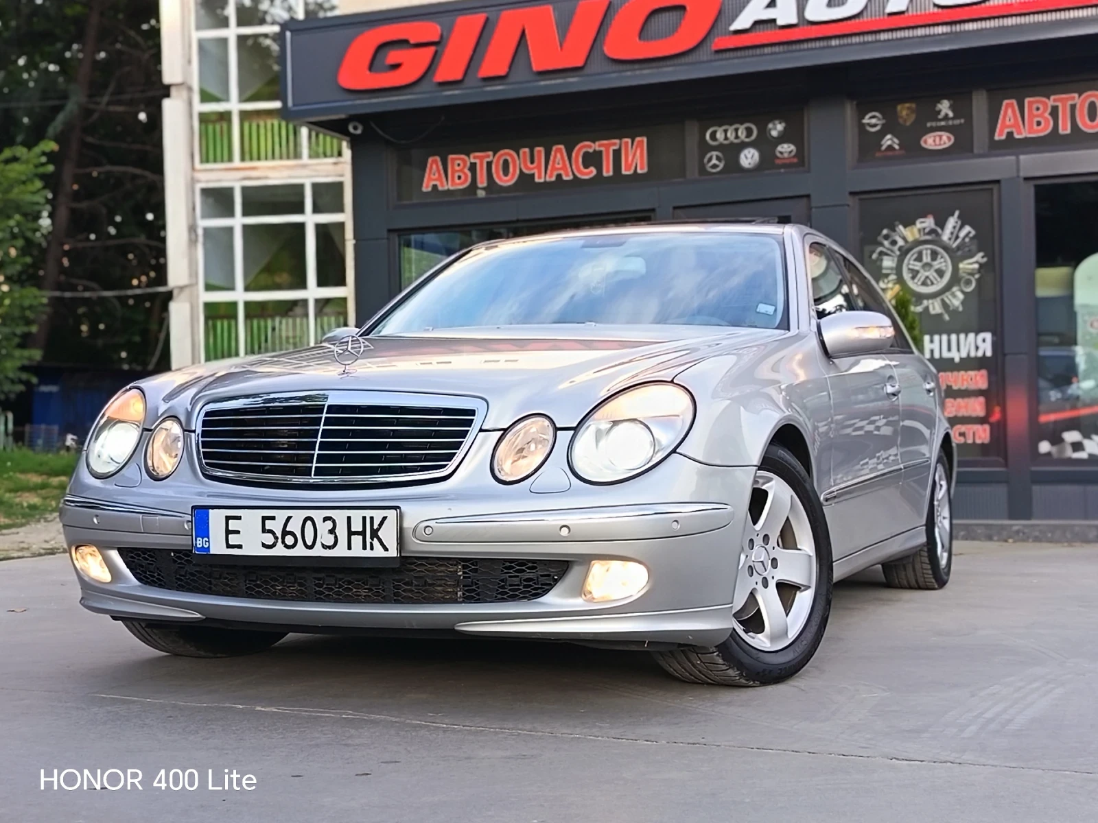Mercedes-Benz E 270 CDI, снимка 17 - Автомобили и джипове - 55023823