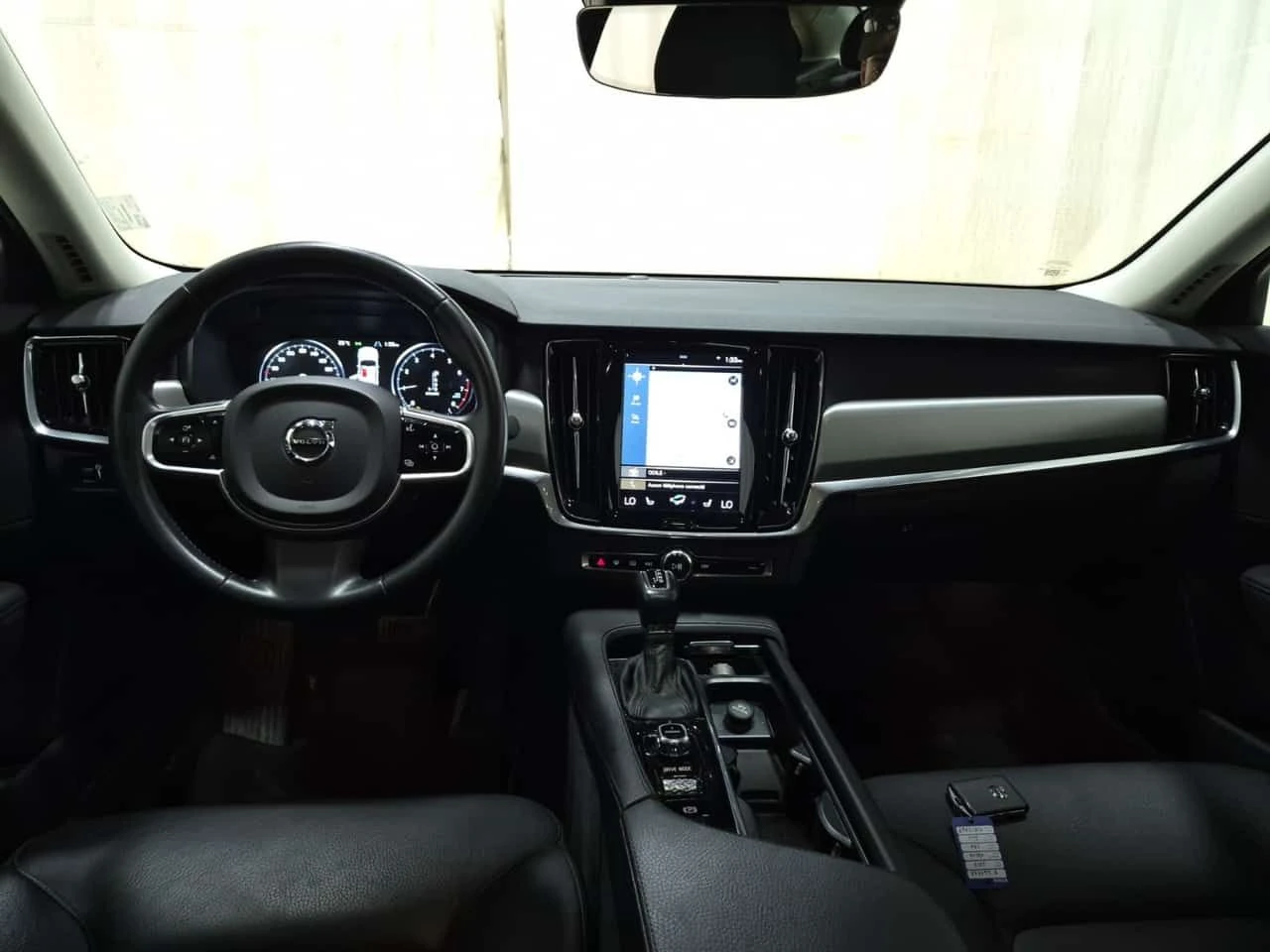 Volvo S90 T6 MOMENTUM | CARFAX | БЕЗ ПЪРВОНАЧАЛНА ВНОСКА, снимка 10 - Автомобили и джипове - 55094236