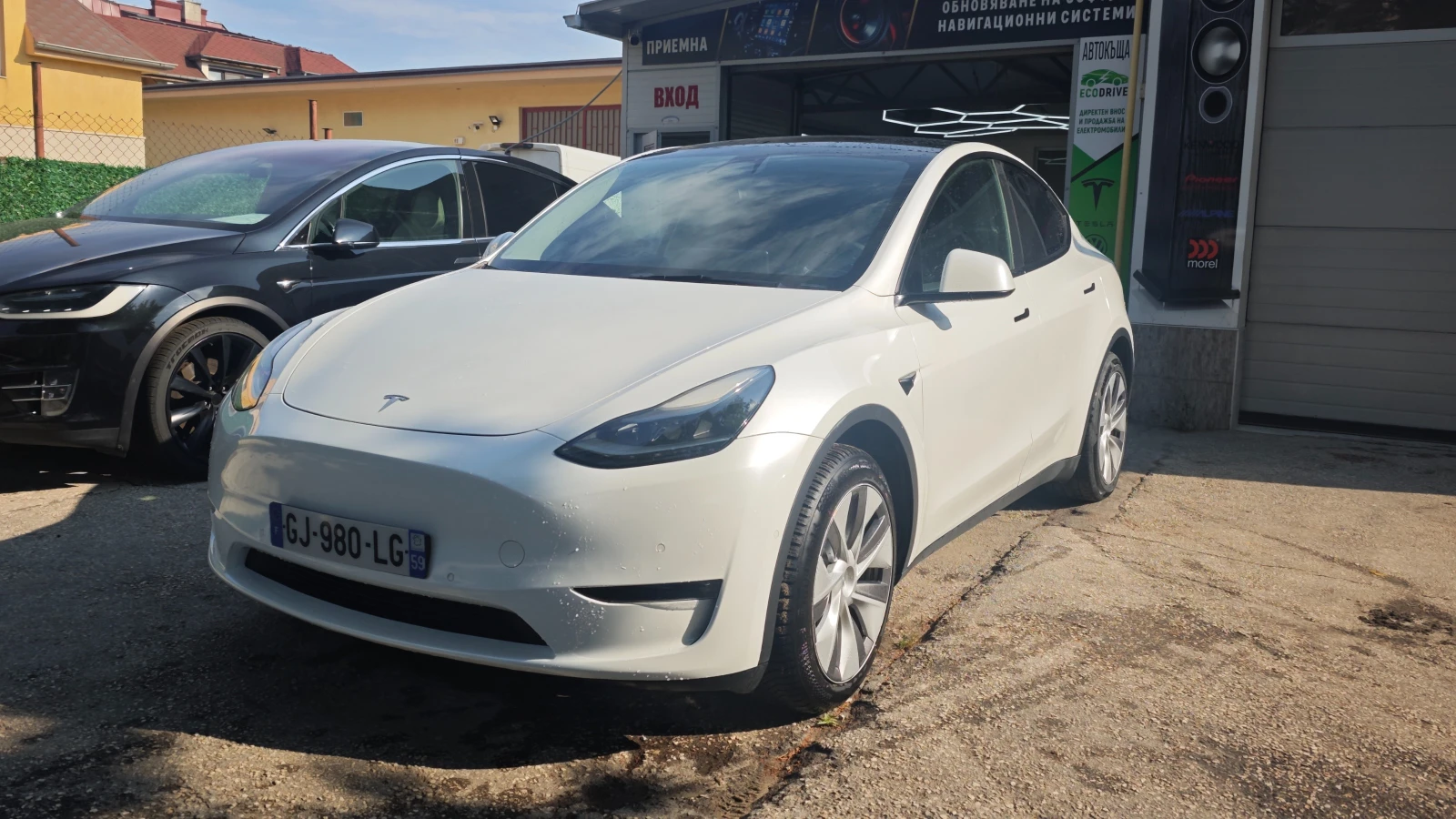 Tesla Model Y Long Range AWD 