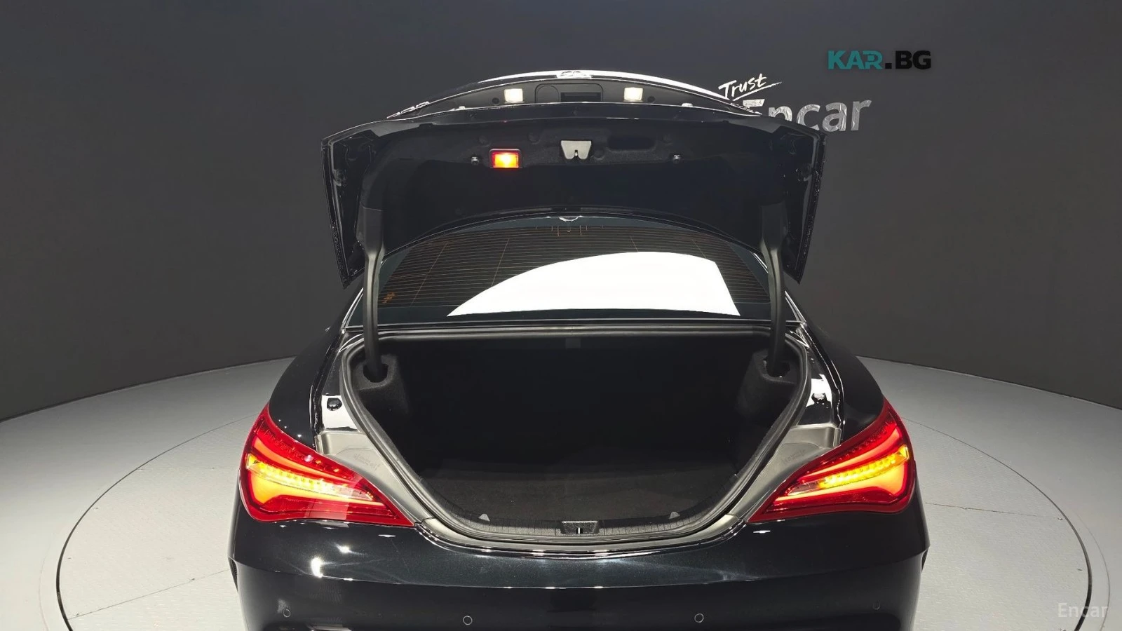 Mercedes-Benz CLA 220 AMG* КОЖА* ПОДГРЕВ* КАМЕРА, снимка 16 - Автомобили и джипове - 55735785