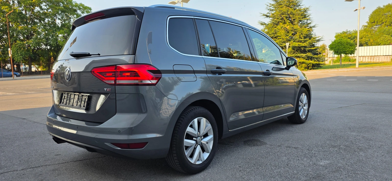 VW Touran 1.4TSI * АВТОМАТИК* 7 МЕСТЕН* DISTRONIC* ШВЕЙЦАРИЯ, снимка 5 - Автомобили и джипове - 55827231