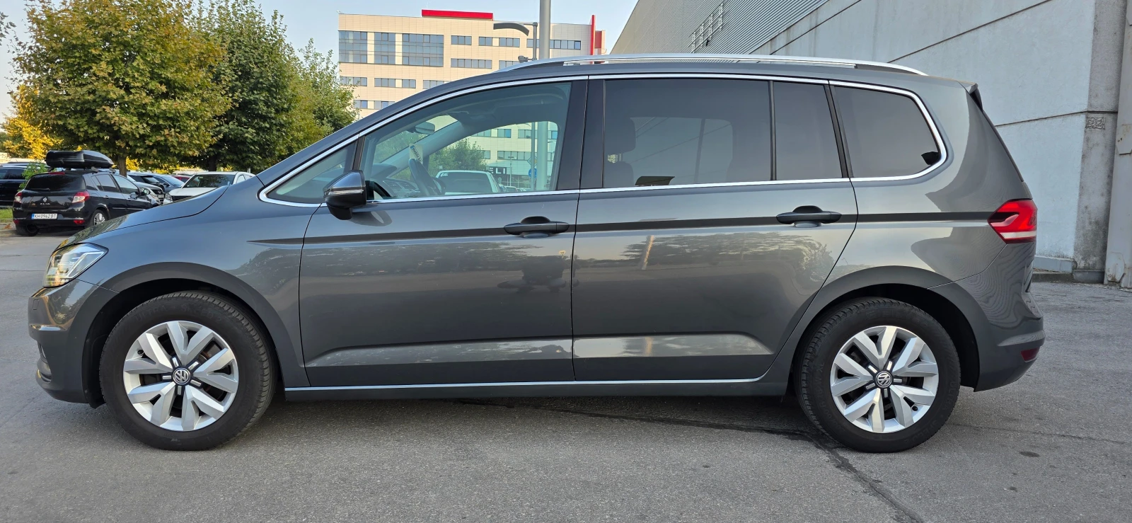 VW Touran 1.4TSI * АВТОМАТИК* 7 МЕСТЕН* DISTRONIC* ШВЕЙЦАРИЯ, снимка 8 - Автомобили и джипове - 55827231