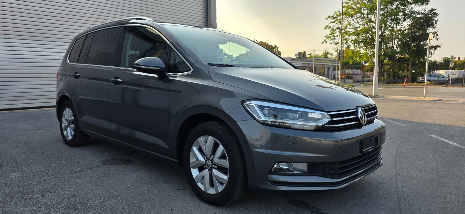 VW Touran 1.4TSI * АВТОМАТИК* 7 МЕСТЕН* DISTRONIC* ШВЕЙЦАРИЯ, снимка 3 - Автомобили и джипове - 55827231