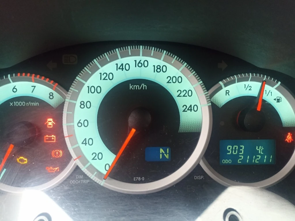 Toyota Corolla verso 1.8 VVTI, снимка 5 - Автомобили и джипове - 55998020