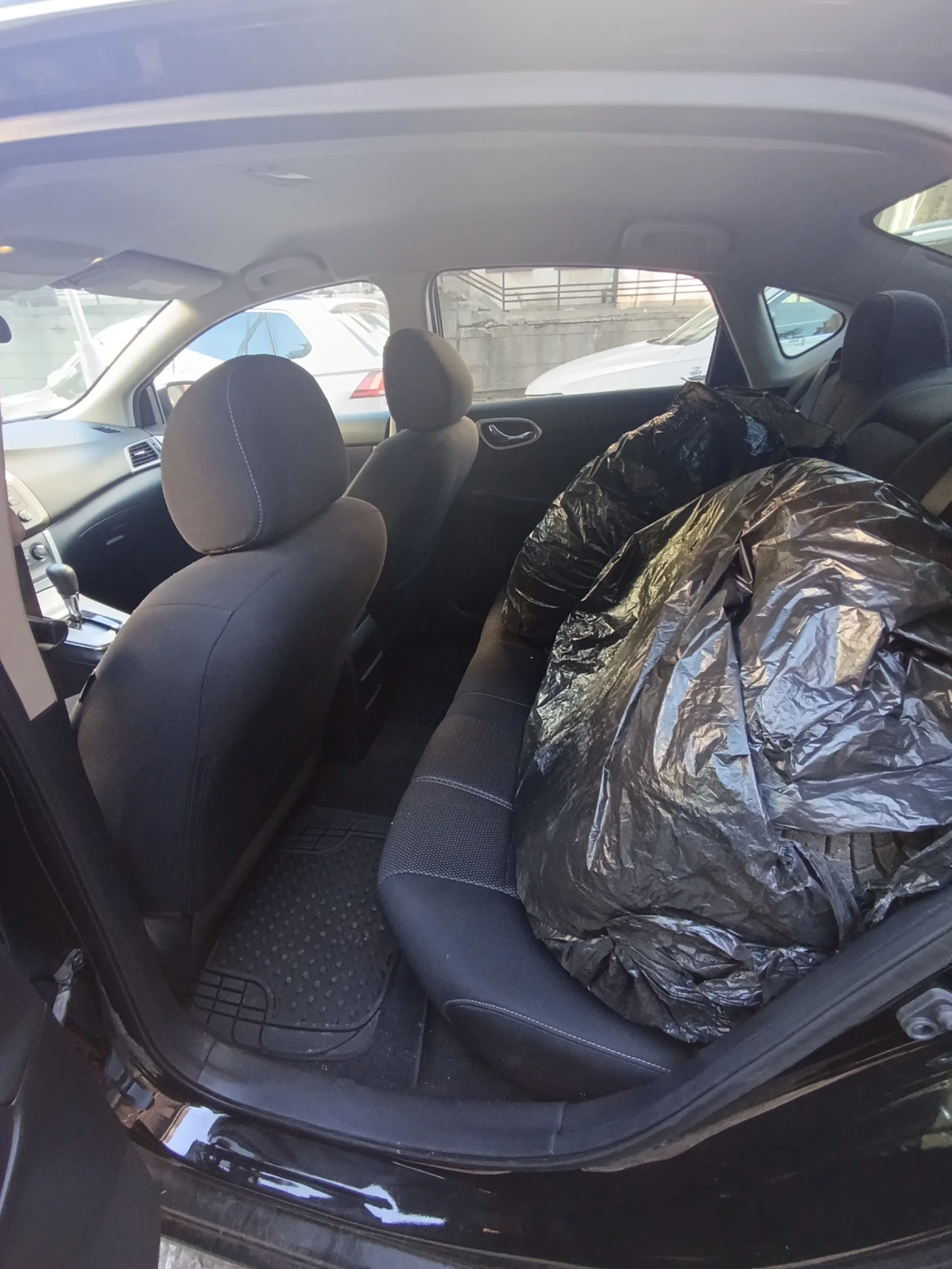 Nissan Sentra 1.8i, снимка 9 - Автомобили и джипове - 56645820