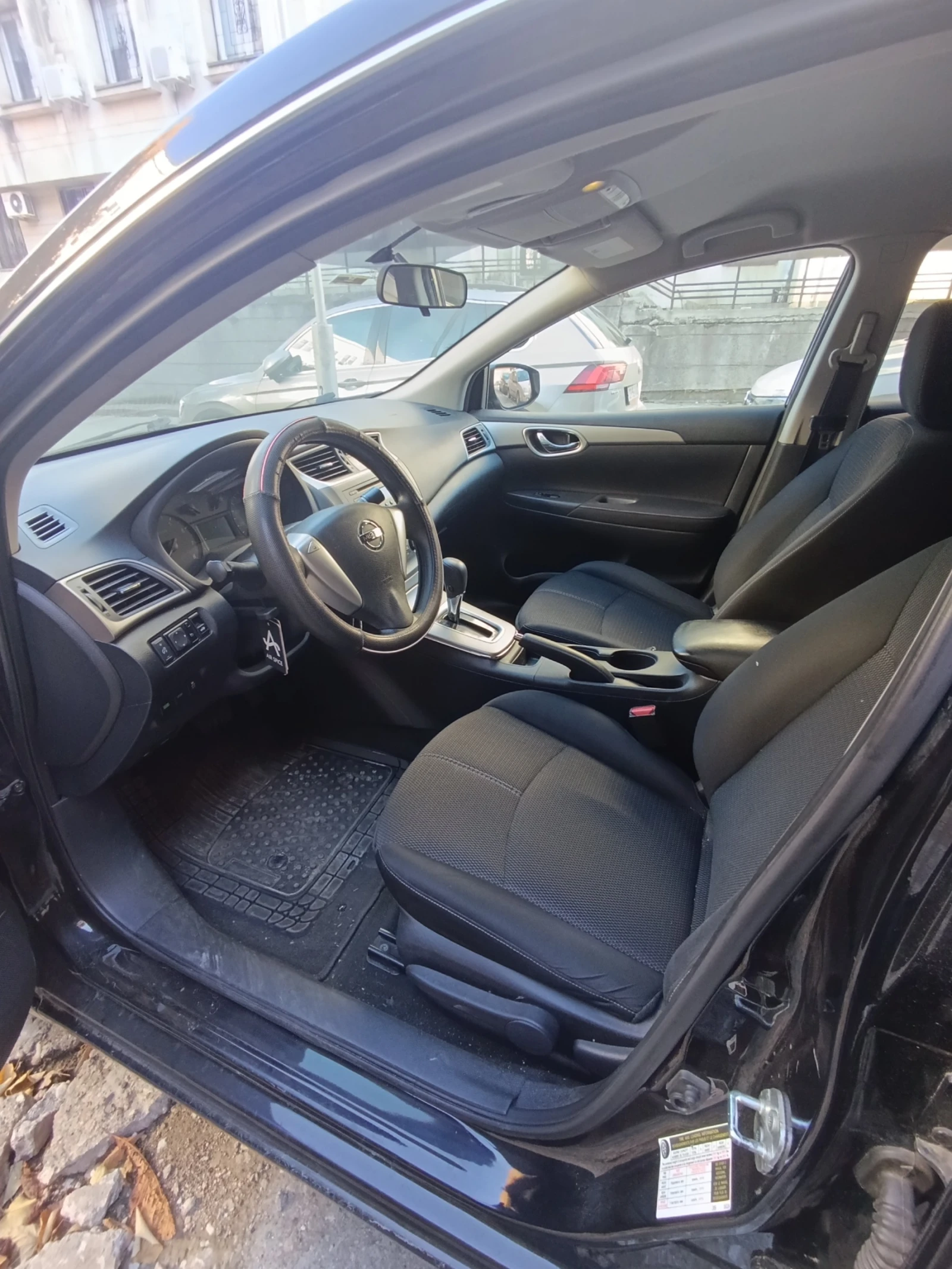 Nissan Sentra 1.8i, снимка 8 - Автомобили и джипове - 56645820