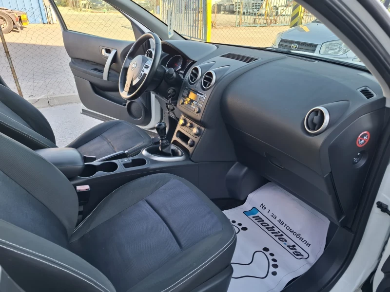 Nissan Qashqai, снимка 12 - Автомобили и джипове - 51811675