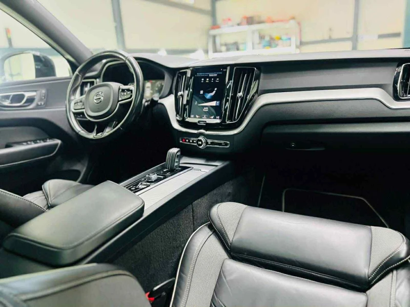 Volvo XC60, снимка 6 - Автомобили и джипове - 52218414