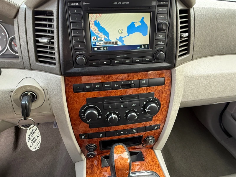 Jeep Grand cherokee 3.0crd V6-MERCEDES FACELIFT !! 100% РЕАЛНИ КМ !!! , снимка 10 - Автомобили и джипове - 52548393