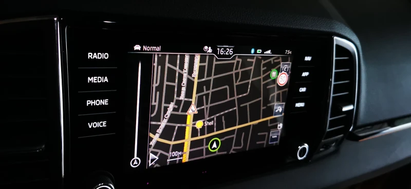 Skoda Karoq 1.5 TSI Гаранционна Бензин /Газ, снимка 13 - Автомобили и джипове - 53467952