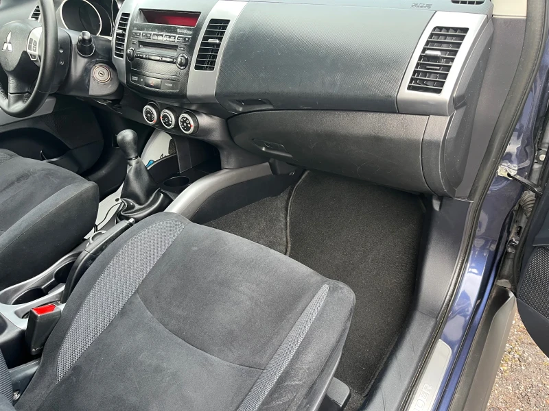 Mitsubishi Outlander 2.4 4х4, снимка 10 - Автомобили и джипове - 53538272