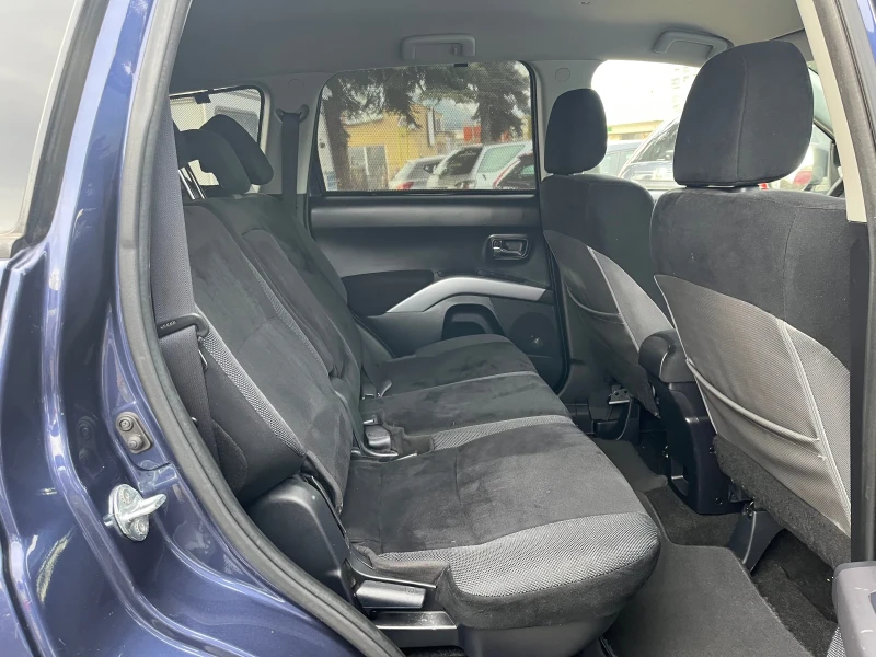 Mitsubishi Outlander 2.4 4х4, снимка 12 - Автомобили и джипове - 53538272