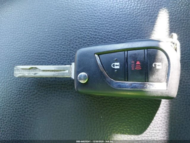 Toyota Rav4 LE, снимка 15 - Автомобили и джипове - 53473575