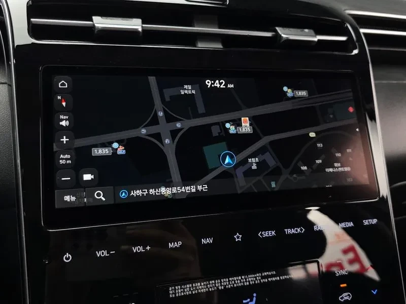 Hyundai Tucson 1.6 Hybrid - САМО 30% АВАНС, снимка 14 - Автомобили и джипове - 55991563