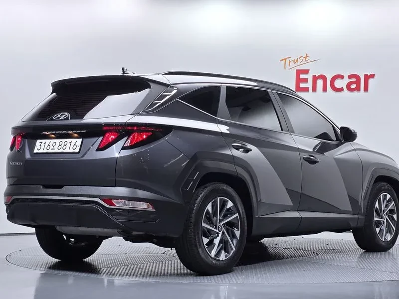 Hyundai Tucson 1.6 Hybrid - САМО 30% АВАНС, снимка 2 - Автомобили и джипове - 55991563