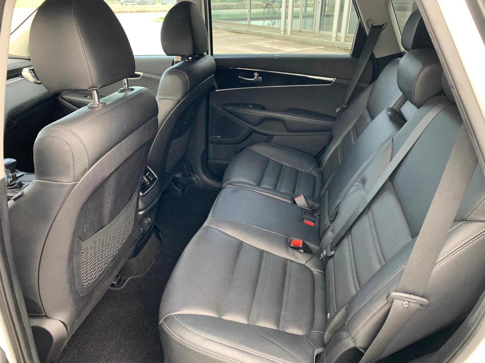 Kia Sorento 2.2CRDi-200ps 4x4 * 7 МЕСТА* ВСИЧКИ ЕКСТРИ - изображение 6
