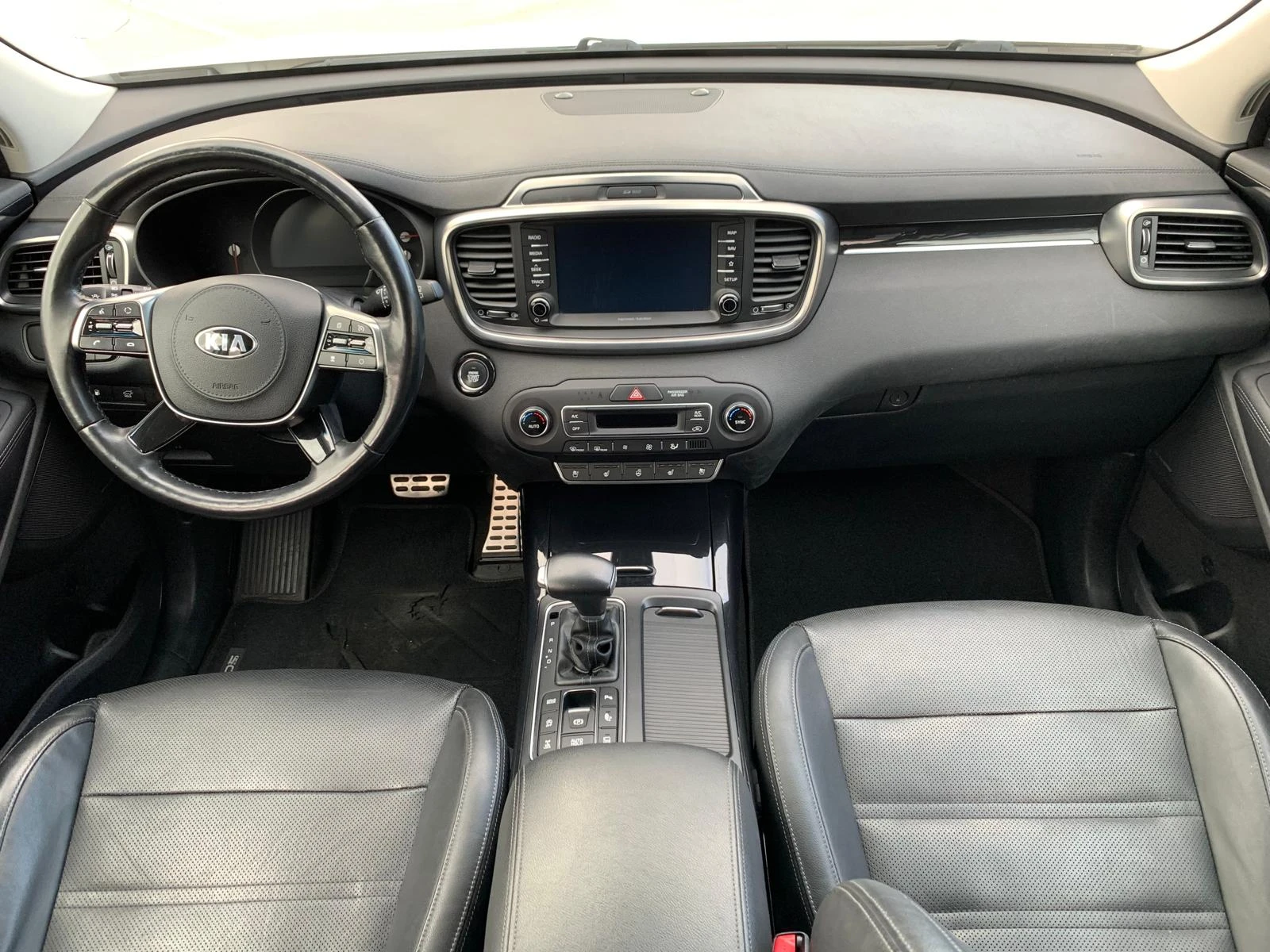 Kia Sorento 2.2CRDi-200ps 4x4 * 7 МЕСТА* ВСИЧКИ ЕКСТРИ - изображение 8