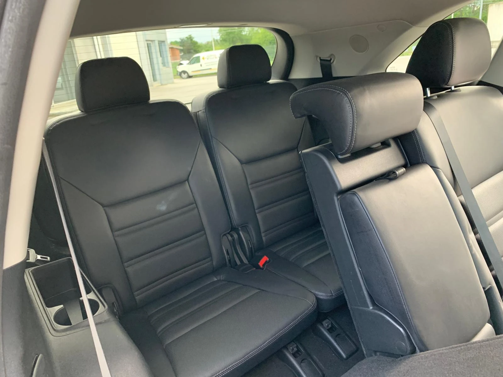 Kia Sorento 2.2CRDi-200ps 4x4 * 7 МЕСТА* ВСИЧКИ ЕКСТРИ - изображение 10