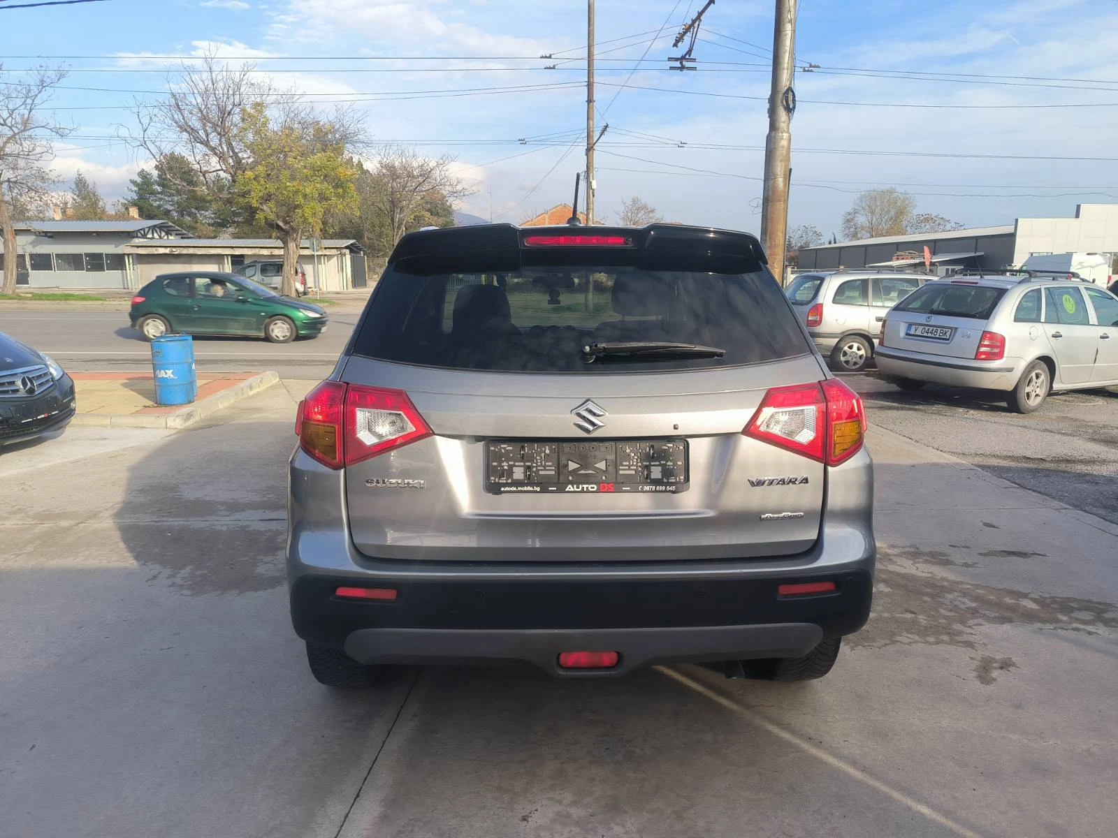 Suzuki Vitara 4x4-1.6d-Navi-Kamera-Keyless-Euro-6B - изображение 6
