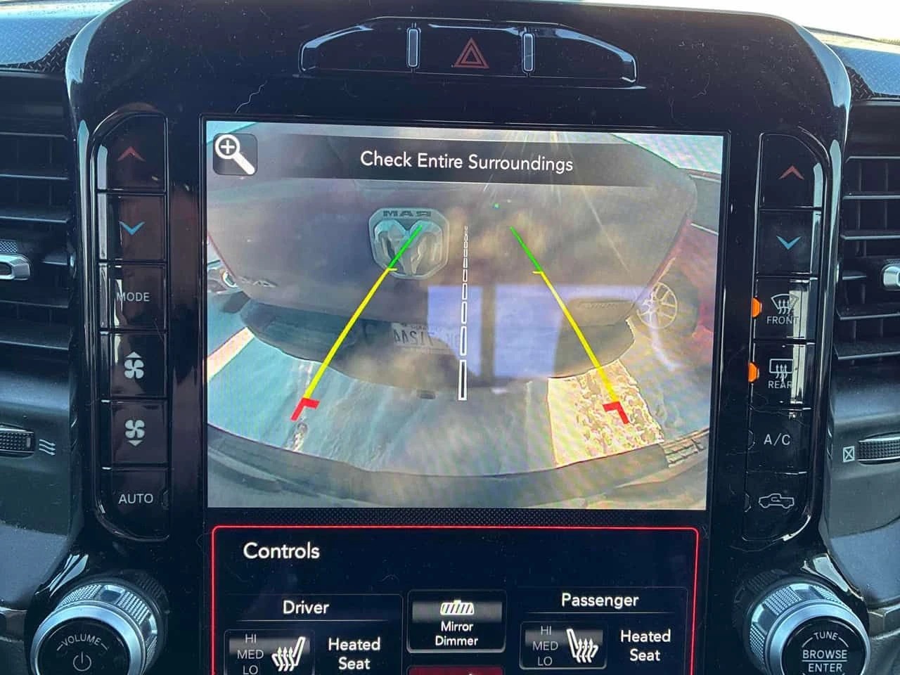 Dodge RAM 1500  | Rebel | 3.0d | PANORAMA | CARFAX, снимка 11 - Автомобили и джипове - 53722071