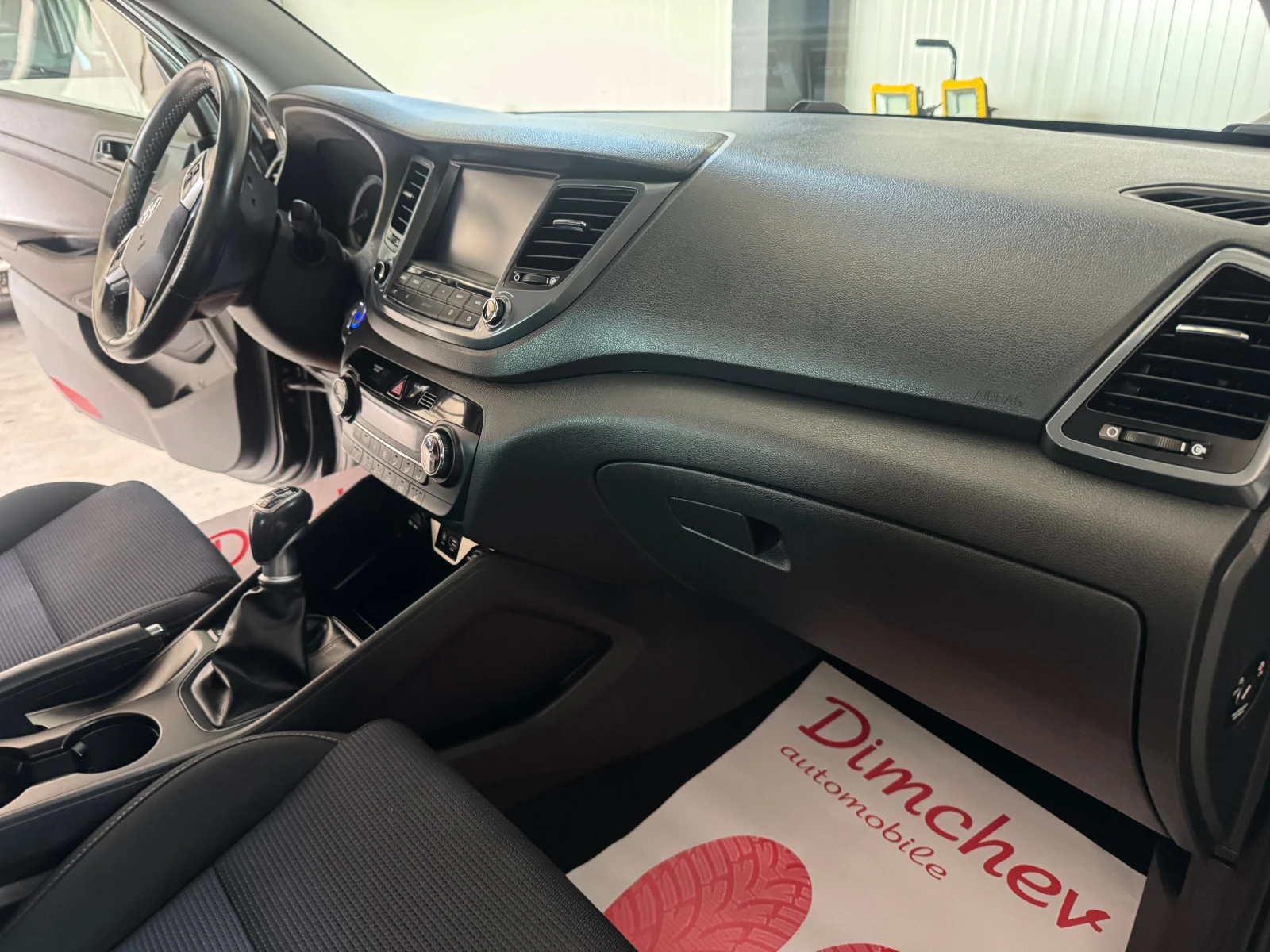 Hyundai Tucson 1.7 Diesel, снимка 10 - Автомобили и джипове - 53875170