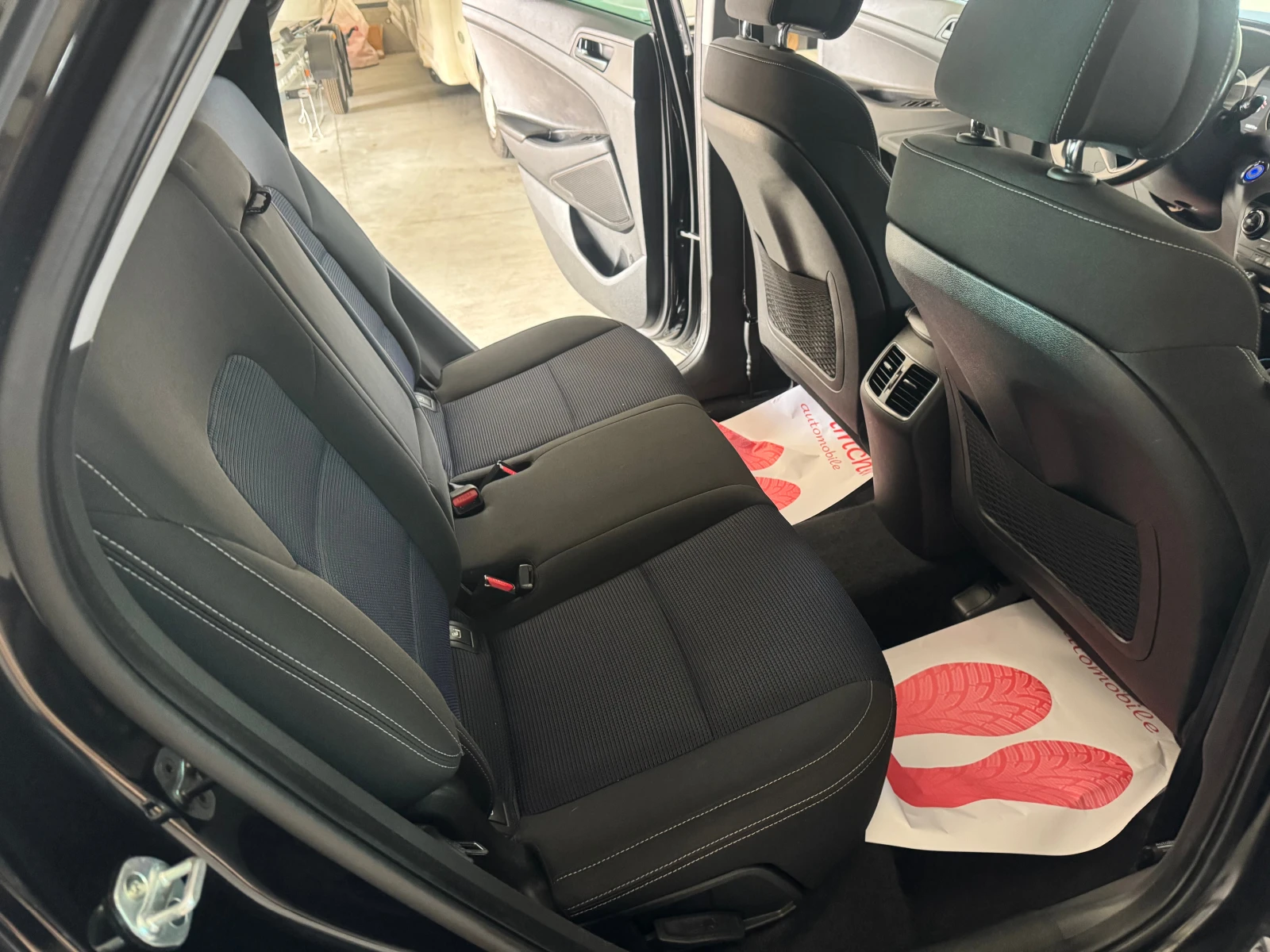 Hyundai Tucson 1.7 Diesel, снимка 9 - Автомобили и джипове - 53875170