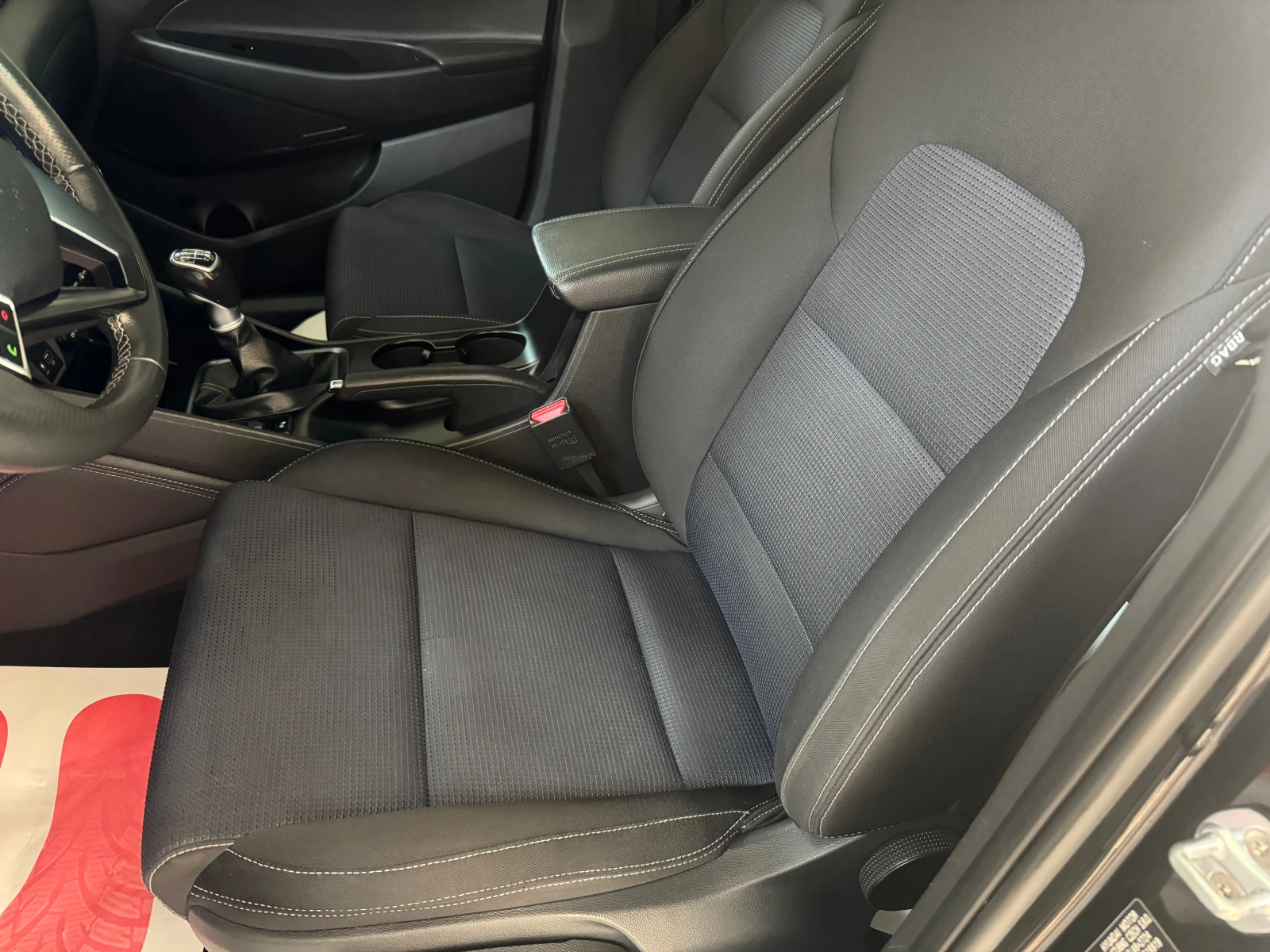 Hyundai Tucson 1.7 Diesel, снимка 7 - Автомобили и джипове - 53875170