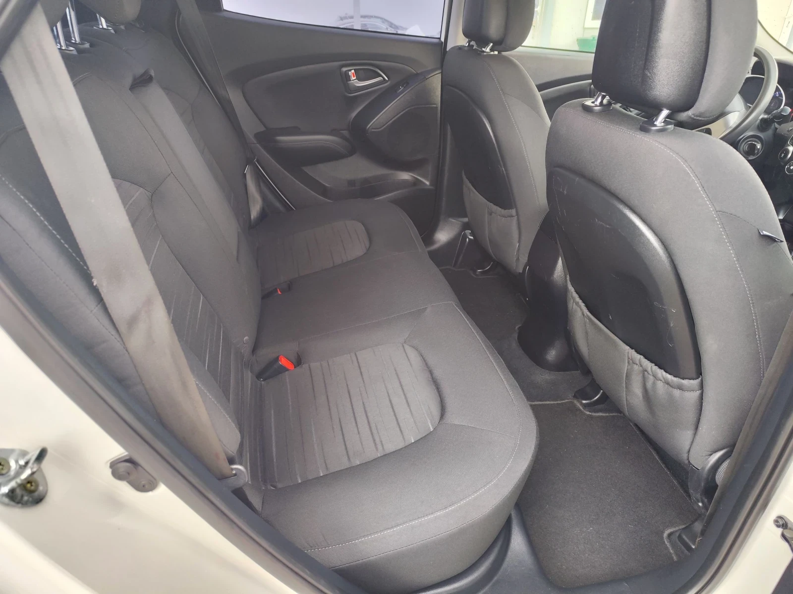 Hyundai IX35 1.6 GDI Швейцария , снимка 14 - Автомобили и джипове - 53904772