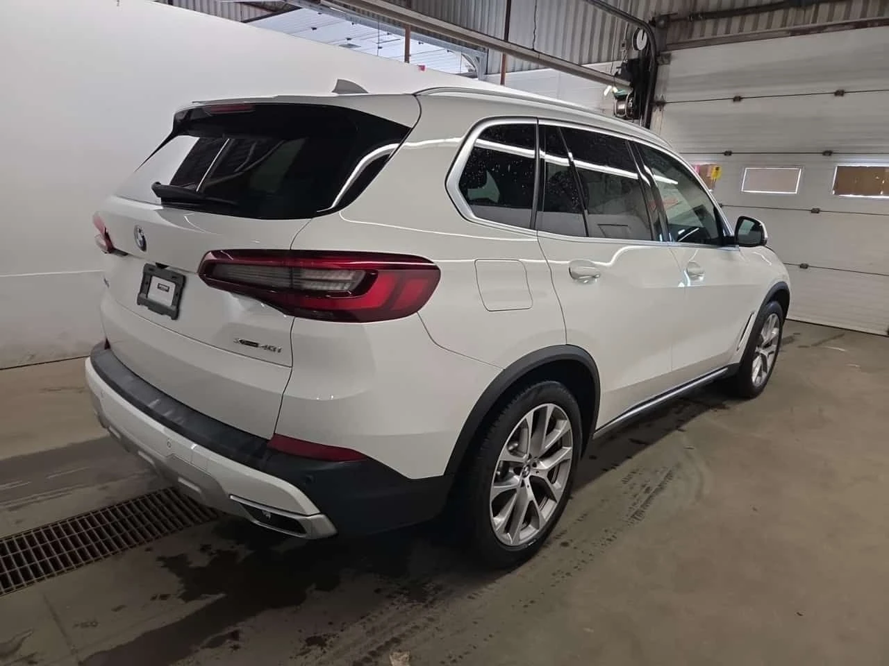 BMW X5 * xDrive40i * ПОДГРЕВИ * 360 * PANO * CARFAX, снимка 3 - Автомобили и джипове - 54497091