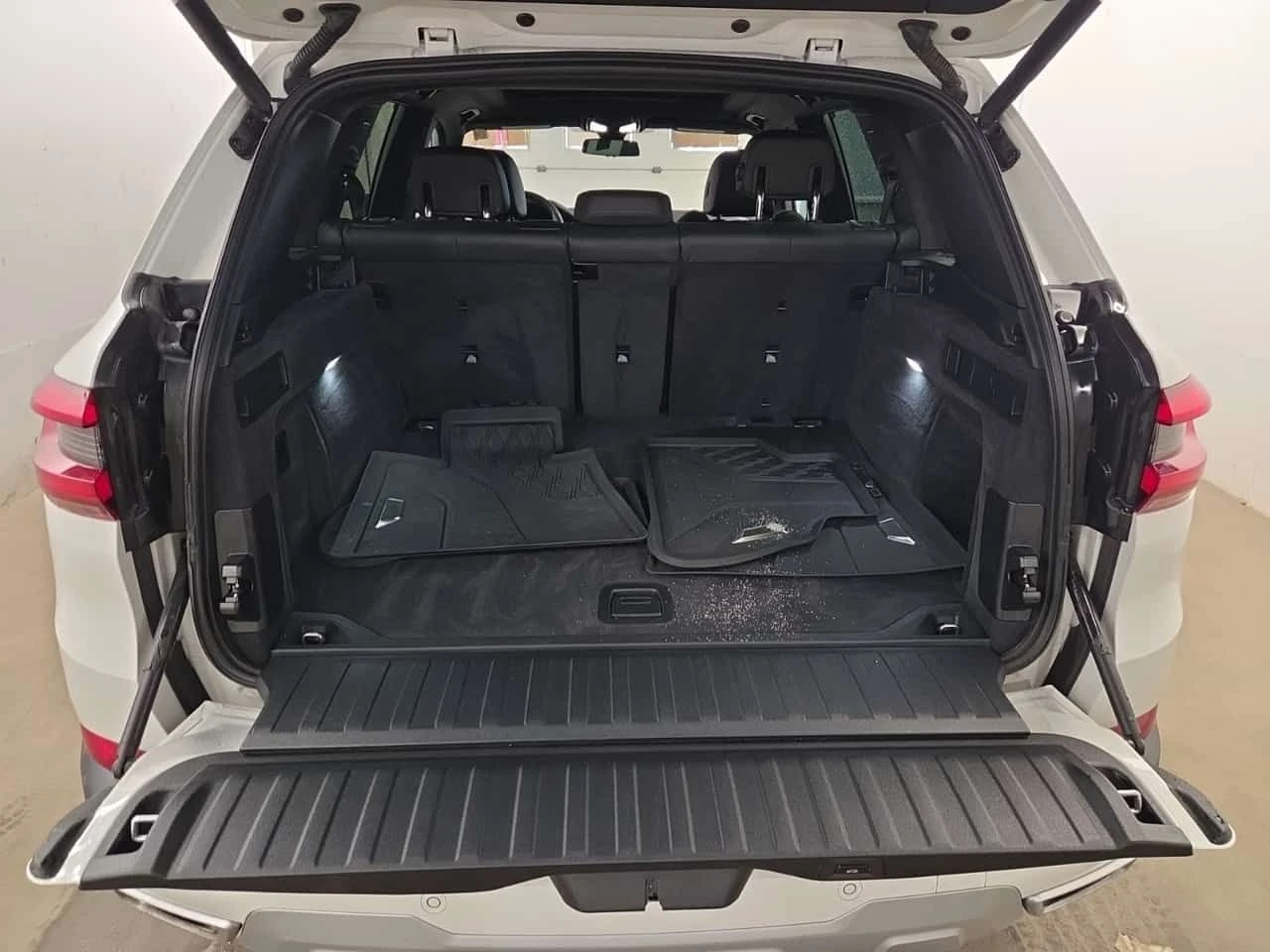 BMW X5 * xDrive40i * ПОДГРЕВИ * 360 * PANO * CARFAX, снимка 14 - Автомобили и джипове - 54497091