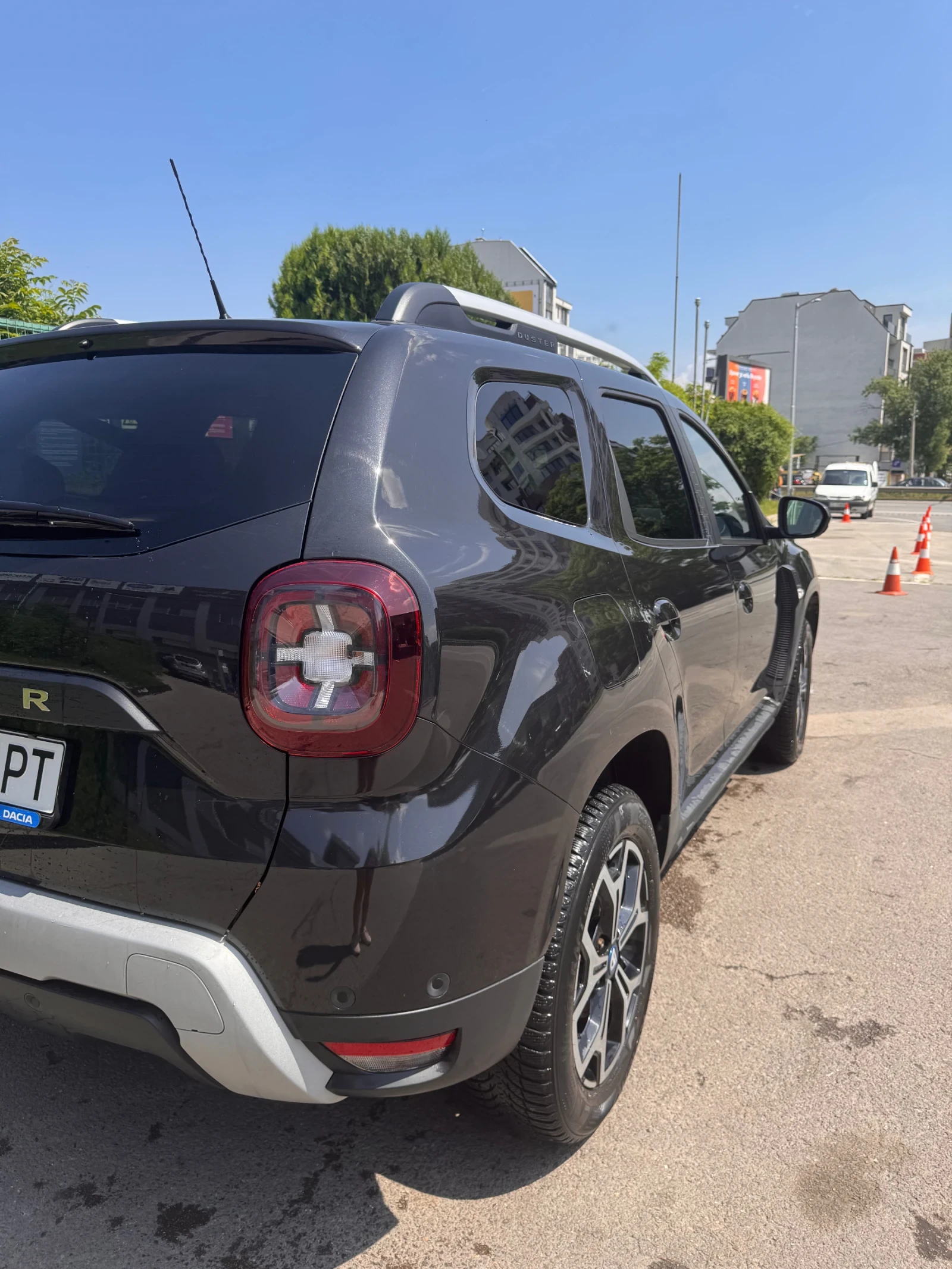 Dacia Duster 1.3, снимка 3 - Автомобили и джипове - 54802397