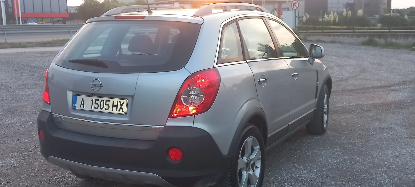 Opel Antara 2.0Dci, снимка 3 - Автомобили и джипове - 54811047