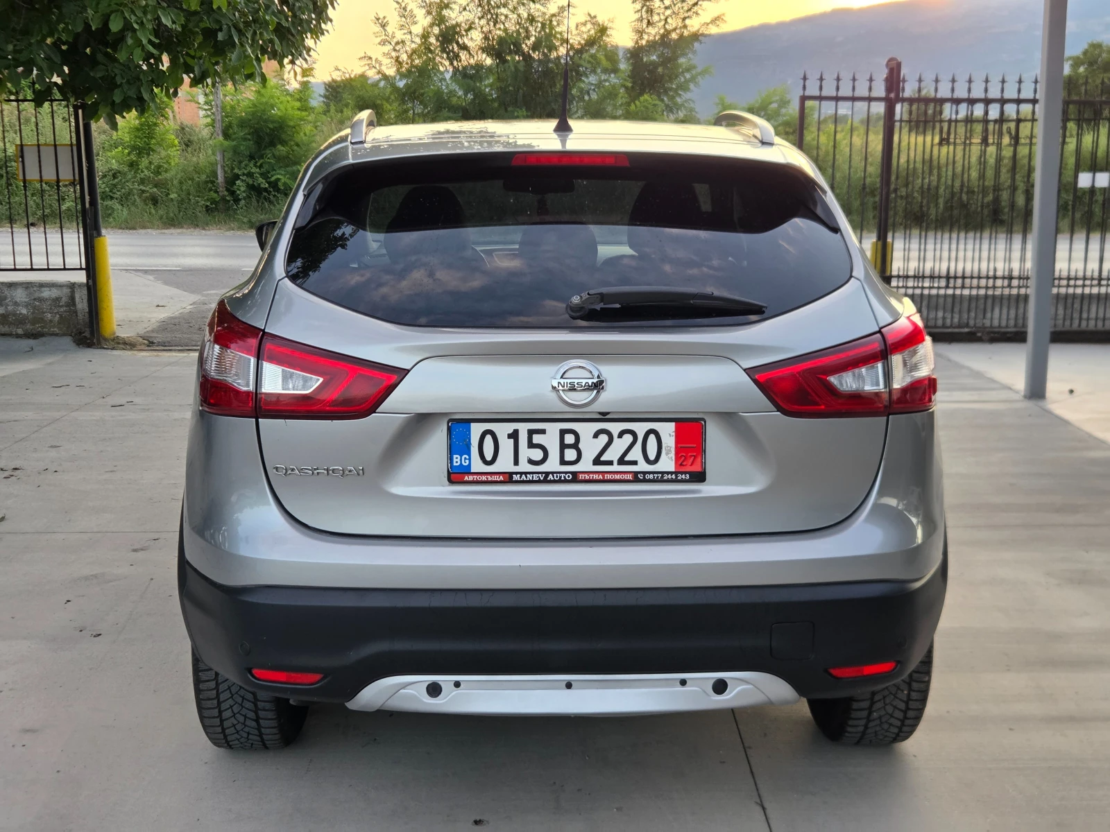Nissan Qashqai 1.6 DCI* 4x4* 360-Kamera* * PARK ASSIST* NAVI* , снимка 6 - Автомобили и джипове - 55306899