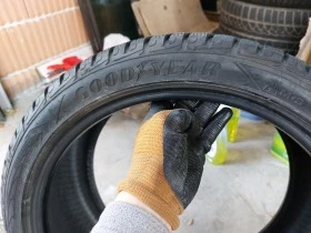 Гуми Зимни 235/40R18, снимка 5