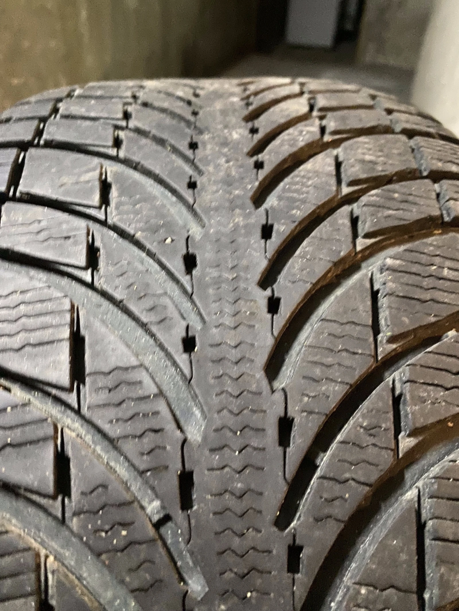 ���� 235/55R18 | Mobile.bg � ����������� 3