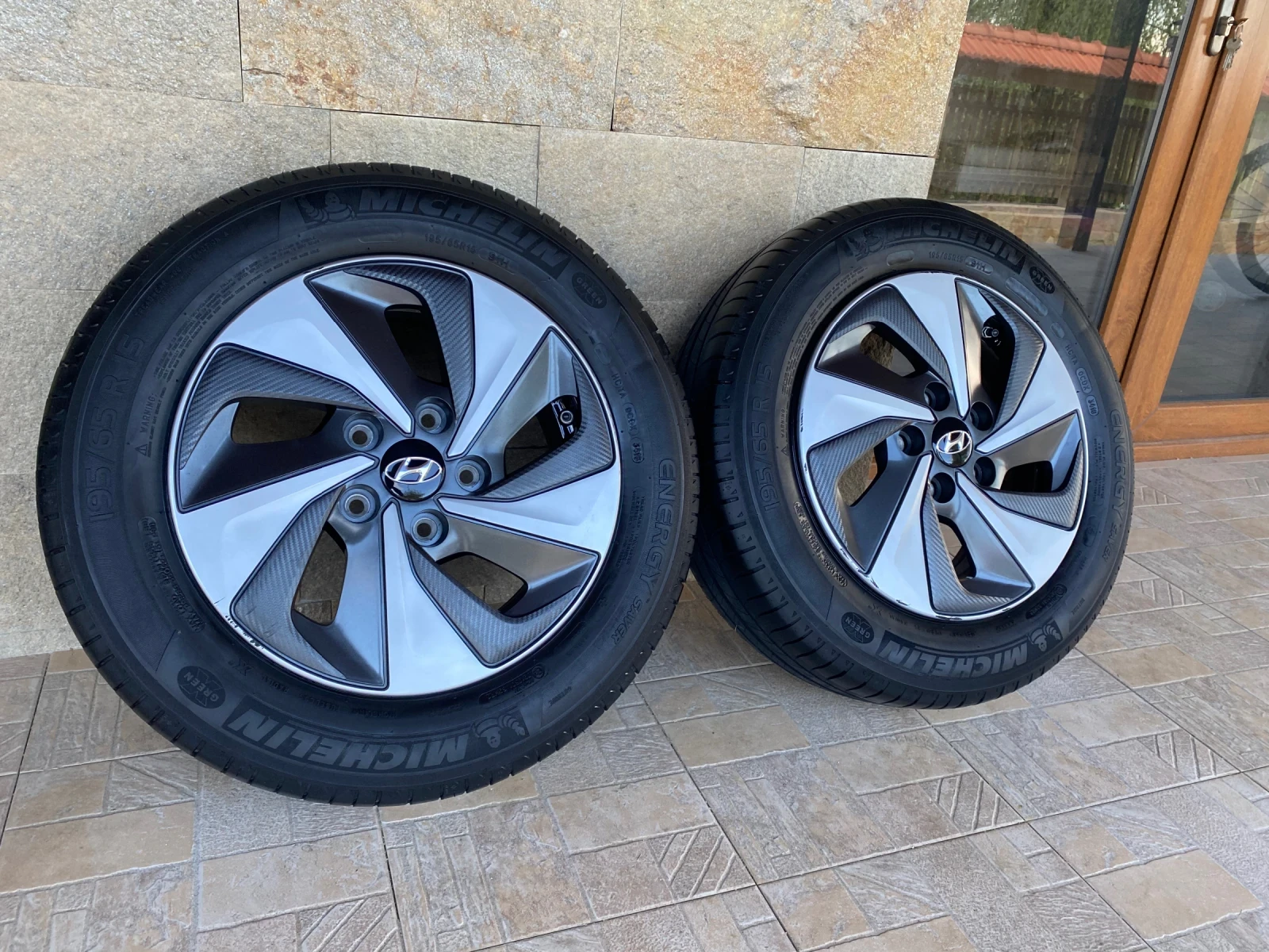 Гуми с джанти Michelin 195/65R15, снимка 4 - Гуми и джанти - 54855018