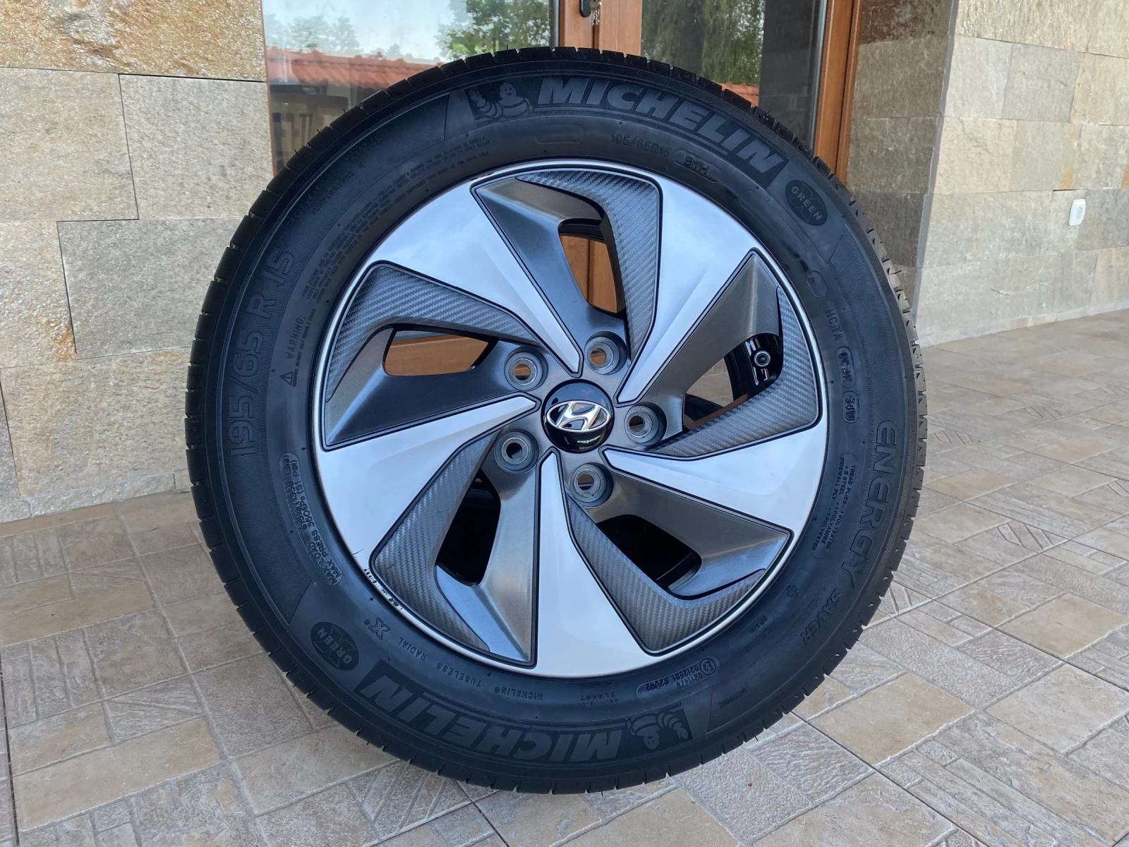 Гуми с джанти Michelin 195/65R15, снимка 7 - Гуми и джанти - 54855018