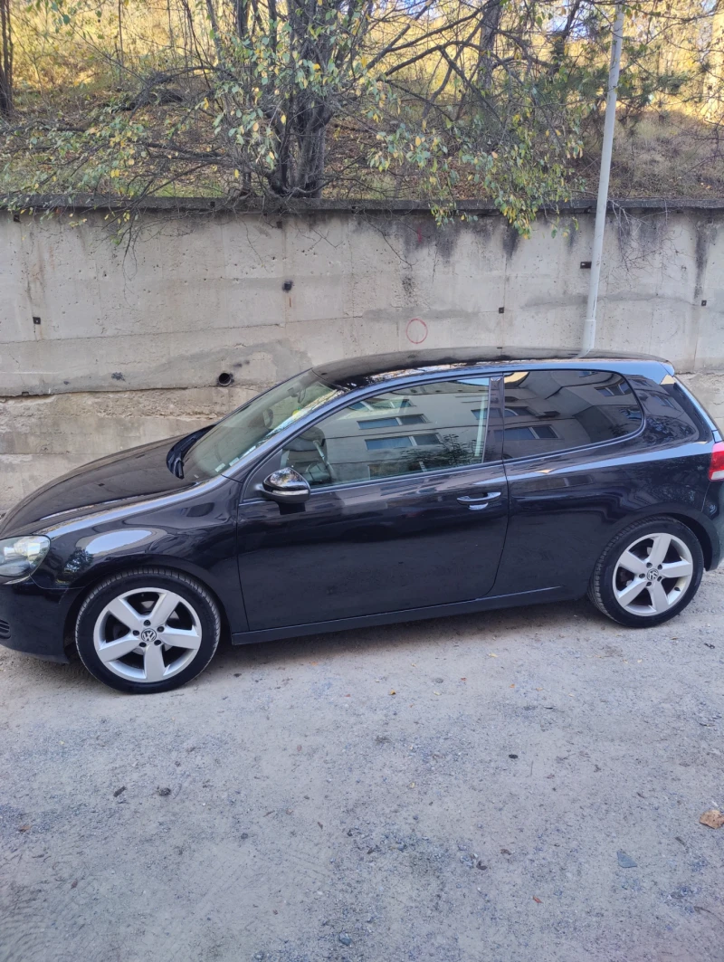 VW Golf 1.6 TDI, снимка 4 - Автомобили и джипове - 47651563