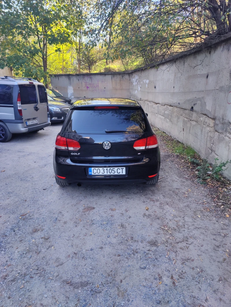 VW Golf 1.6 TDI, снимка 14 - Автомобили и джипове - 47651563