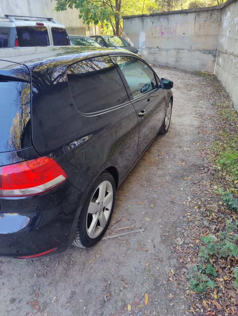 VW Golf 1.6 TDI, снимка 12 - Автомобили и джипове - 47651563