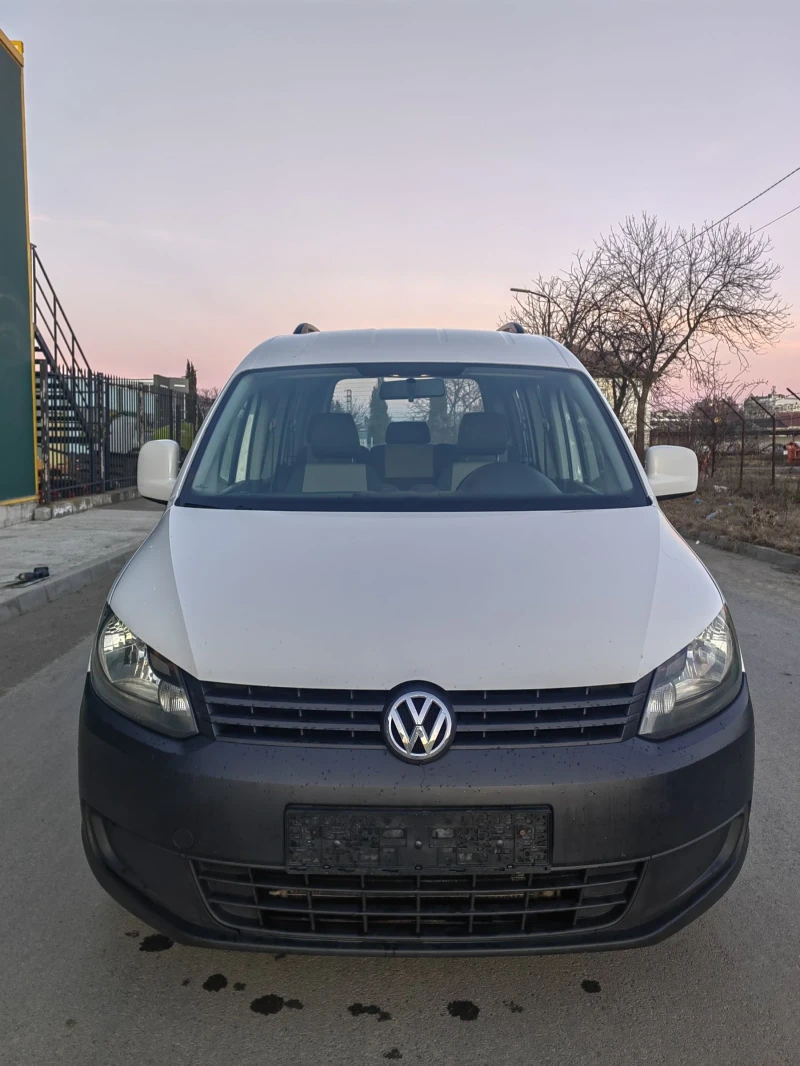 VW Caddy Trendline 1.6TDI 102кс, снимка 2 - Автомобили и джипове - 49420658