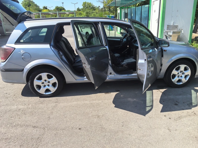 Opel Astra H, снимка 14 - Автомобили и джипове - 51658722