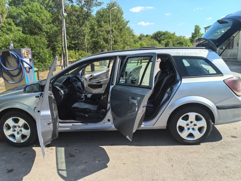 Opel Astra H, снимка 4 - Автомобили и джипове - 51658722