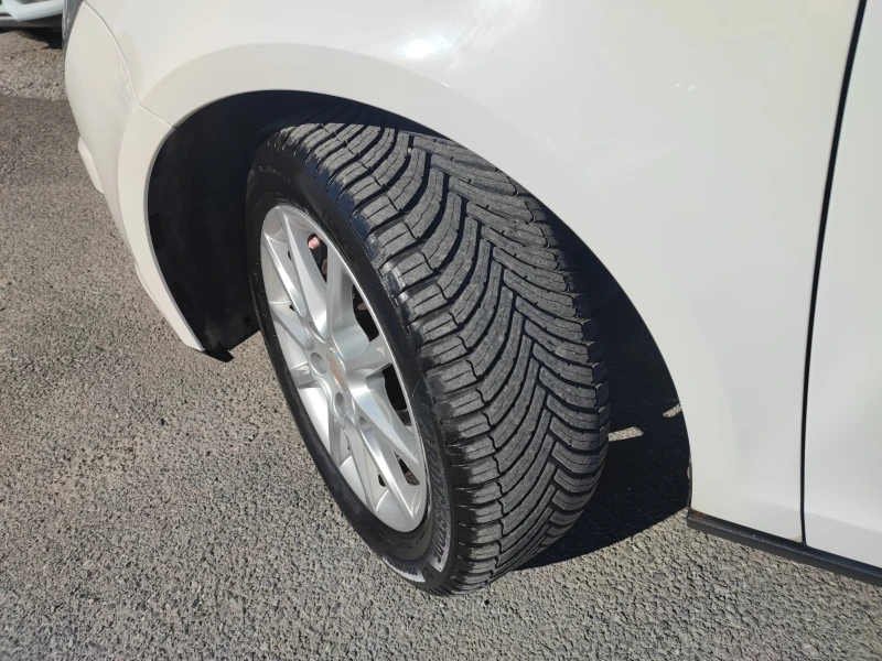 Seat Altea 1.6D-XL-105ks-АВТОМАТ, снимка 15 - Автомобили и джипове - 52156272