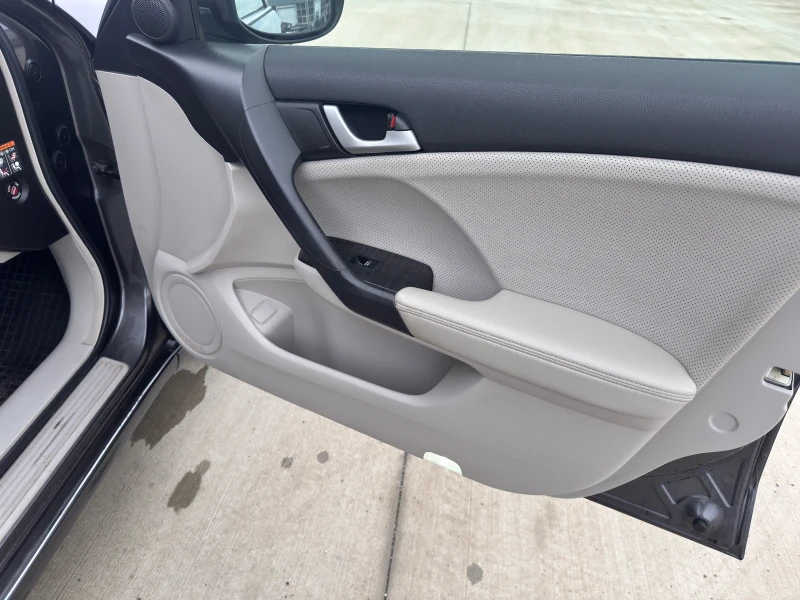 Honda Accord EXECUTIVE, снимка 15 - Автомобили и джипове - 52484910