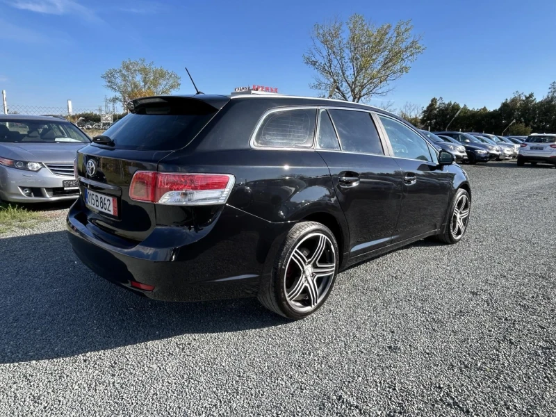 Toyota Avensis Бензин, снимка 5 - Автомобили и джипове - 52391647