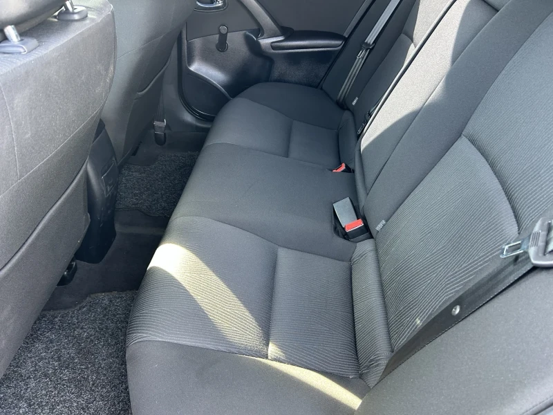 Toyota Avensis Бензин, снимка 11 - Автомобили и джипове - 52391647