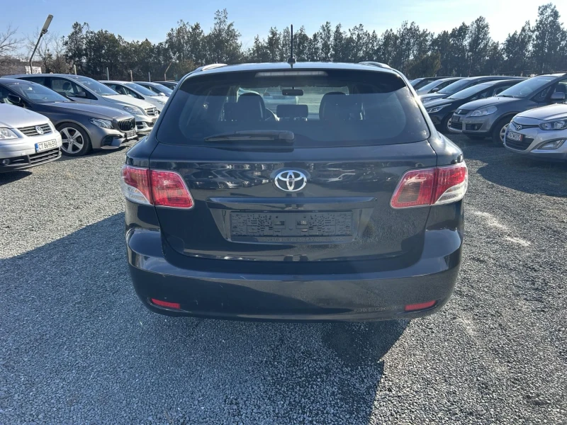 Toyota Avensis Бензин, снимка 6 - Автомобили и джипове - 52391647